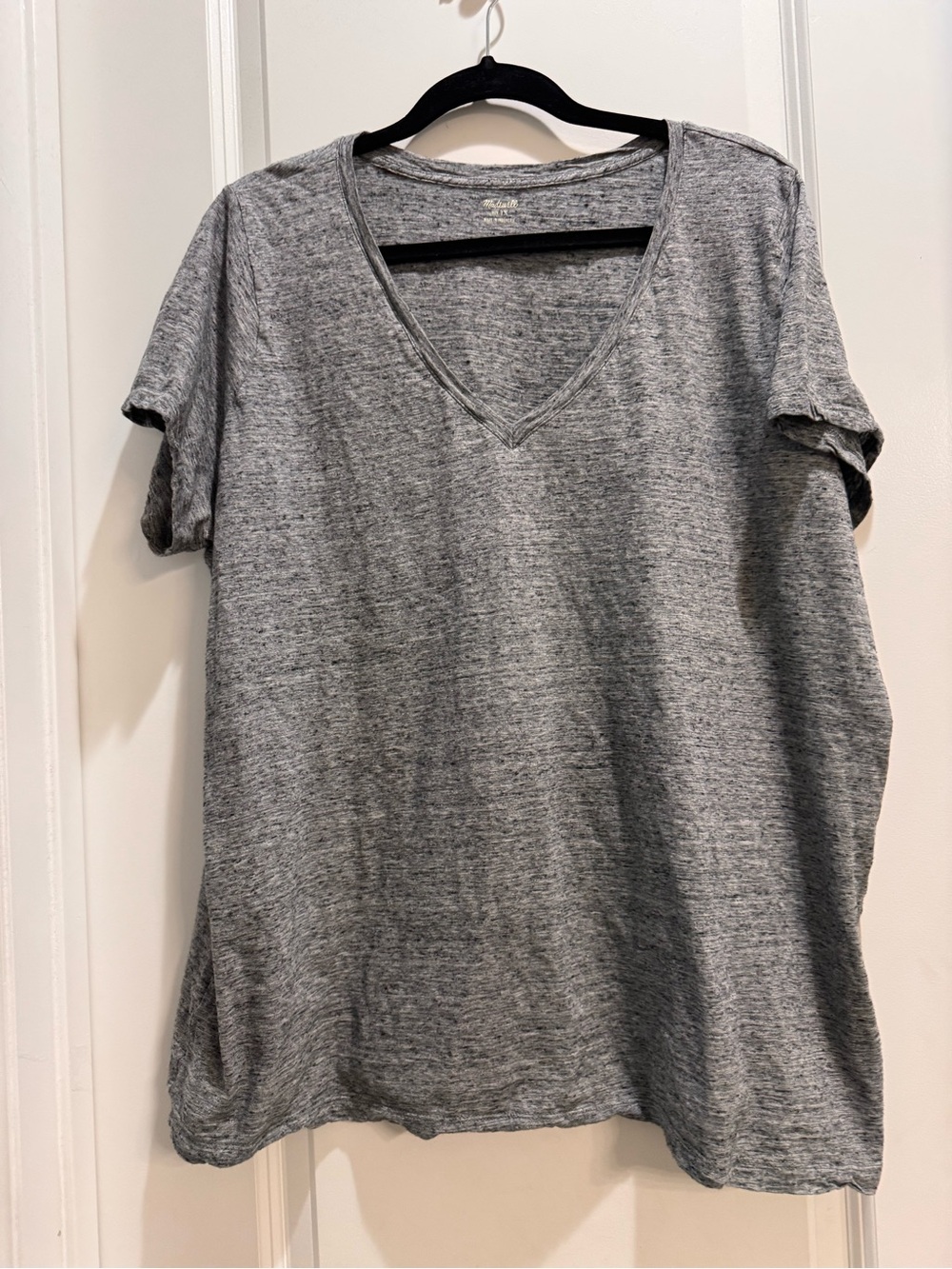 Madewell Gray Short Sleeve VNeck Tee Sz 1X Armpit To Armpit 27” Length 29”